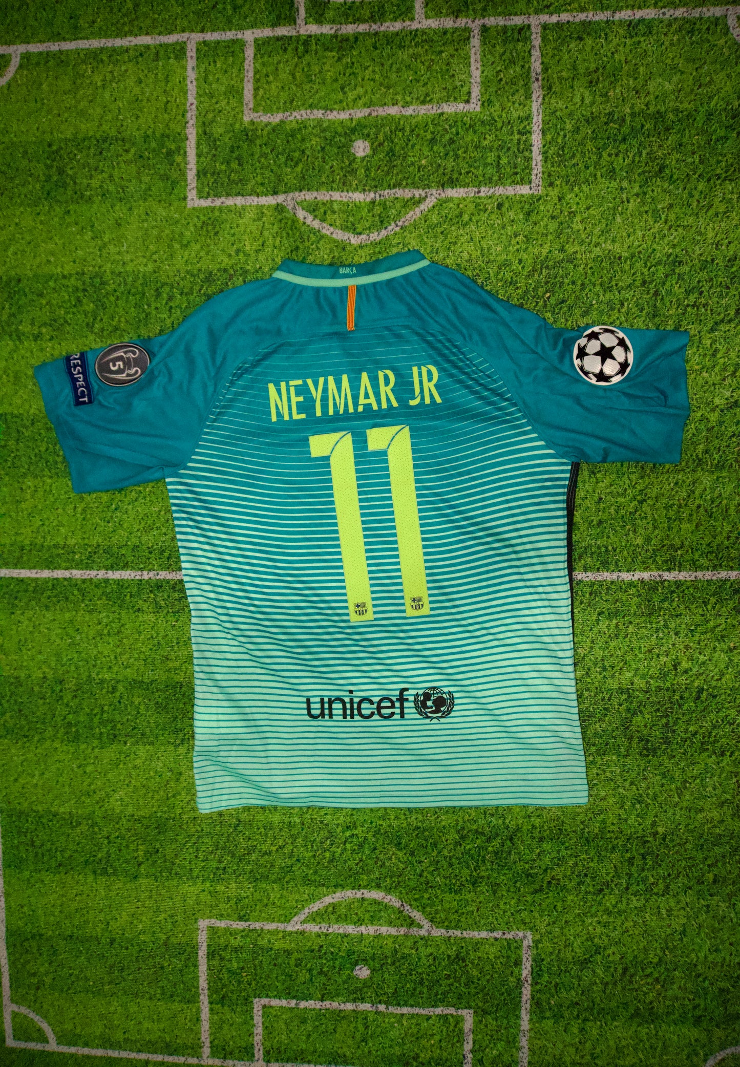 16/17 Neymar Barcelona Third Jersey
